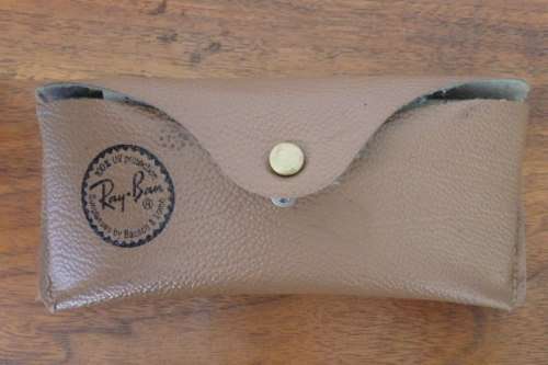 A wonderful pair of vintage authentic Ray Ban aviators in original brown pouch in good condition