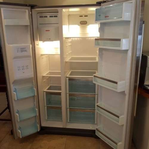 An awesome Bosch #Kan58A70 stainless steel side-by-side fridge/ freezer with water & ice dispenser