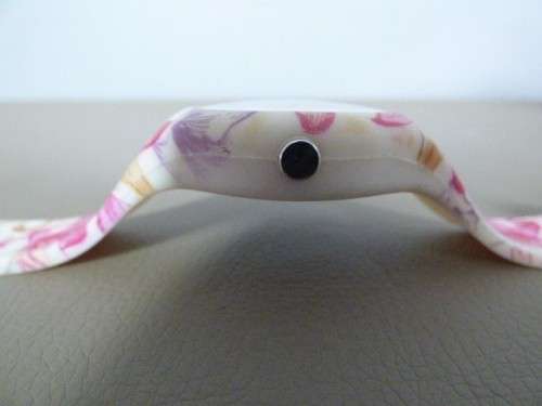 A DELIGHTFUL AND VERY PRETTY "HONEY" LADIES WATCH. IN WORKING CONDITION!! RS17