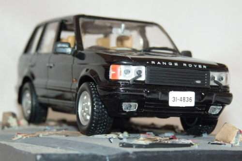 An awesome James Bond 007 "Range Rover'' die cast model car from the movie "Tomorrow never dies''