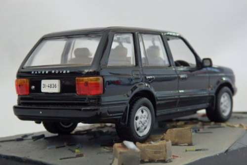 An awesome James Bond 007 "Range Rover'' die cast model car from the movie "Tomorrow never dies''