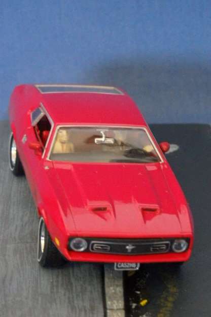 An awesome James Bond 007 "Mustang Mach 1'' die cast model from the movie "Diamonds are forever''