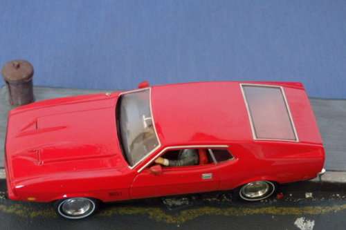 An awesome James Bond 007 "Mustang Mach 1'' die cast model from the movie "Diamonds are forever''