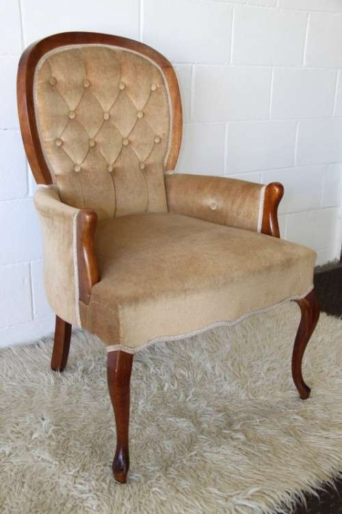 Two incredible vintage button back Queen Anne armchairs in lovely condition - bid/chair
