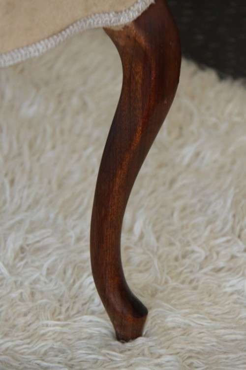 Two incredible vintage button back Queen Anne armchairs in lovely condition - bid/chair