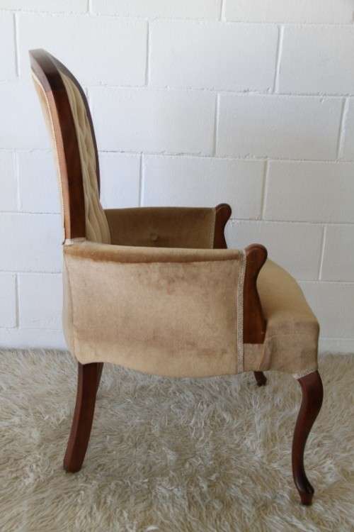 Two incredible vintage button back Queen Anne armchairs in lovely condition - bid/chair