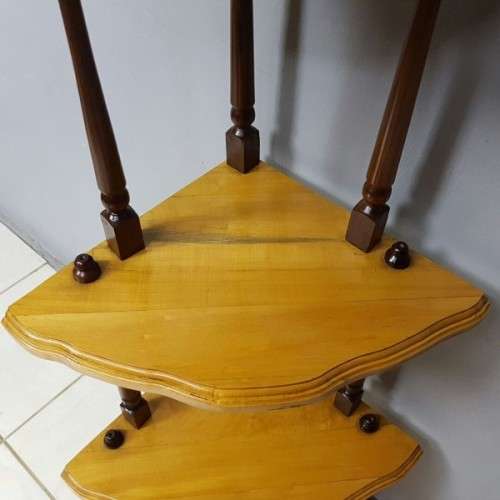 A stunning tall four-tier "Whatnot" display shelf in great condition - perfect for that empty corner