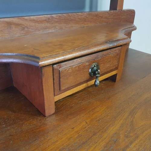 A stunning antique Edwardian Basswood 3-drawer dressing table with a large bevelled glass mirror