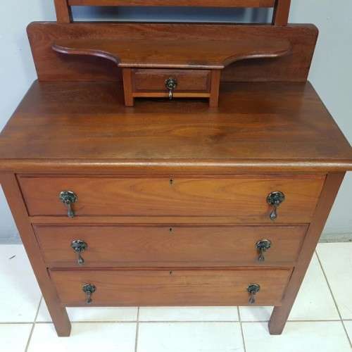 A stunning antique Edwardian Basswood 3-drawer dressing table with a large bevelled glass mirror