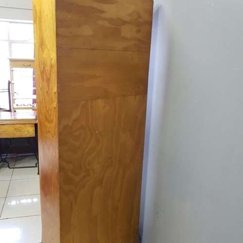 An awesome tall compact book case/ CD & DVD/ display stand with CD slots in great condition