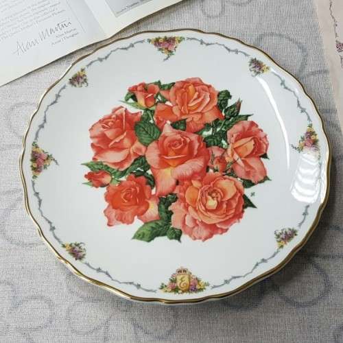 An extremely rare "Royal Albert" "Elizabeth of Glamis" limited edition plate with certificate