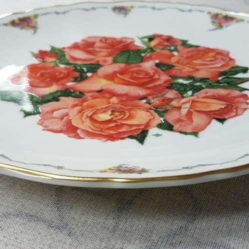 An extremely rare "Royal Albert" "Elizabeth of Glamis" limited edition plate with certificate