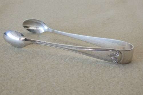 An incredible boxed EPNS silver plated teaspoon & cake fork set w/ sugar tongs in stunning condition