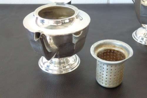 A wonderful vintage Art Deco EPNS tea and coffee service set with a sugar bowl and creamer