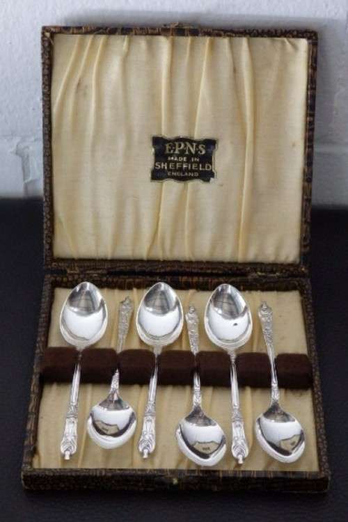 A superb boxed set of six English made EPNS silver plated "Apostle" teaspoons in stunning condition