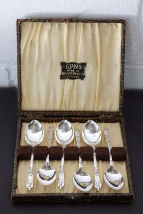 A superb boxed set of six English made EPNS silver plated "Apostle" teaspoons in stunning condition