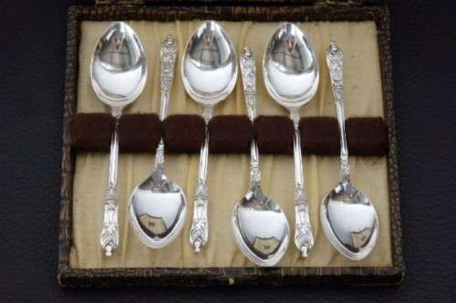 A superb boxed set of six English made EPNS silver plated "Apostle" teaspoons in stunning condition