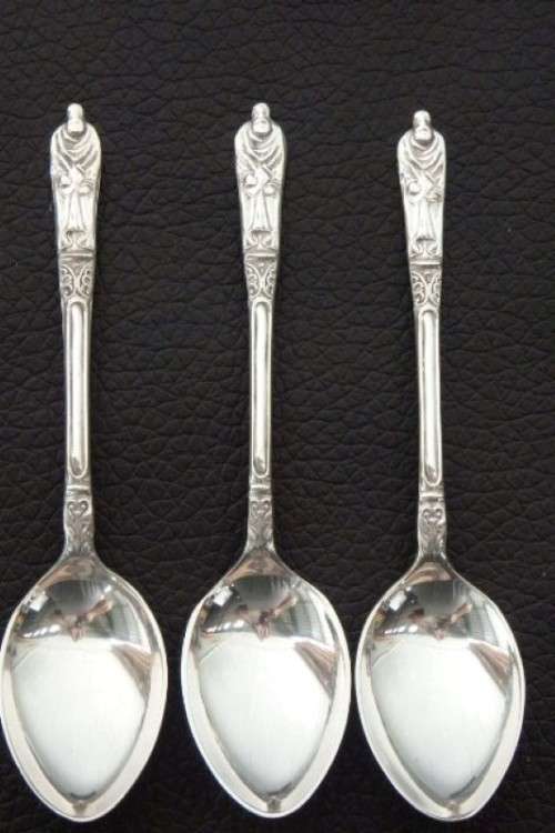 A superb boxed set of six English made EPNS silver plated "Apostle" teaspoons in stunning condition