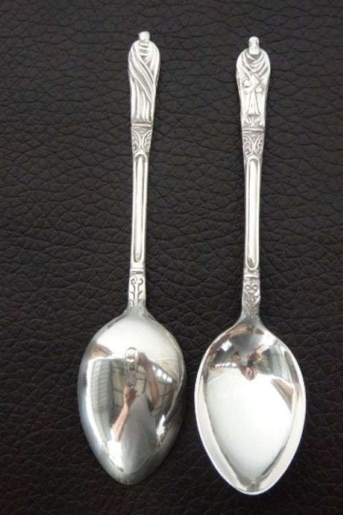 A superb boxed set of six English made EPNS silver plated "Apostle" teaspoons in stunning condition