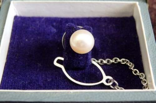 A stunning vintage genuine "Akoya" cultured white pearl gentleman's tie tack in its original box