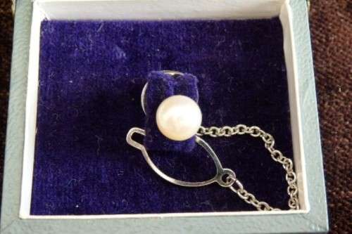A stunning vintage genuine "Akoya" cultured white pearl gentleman's tie tack in its original box