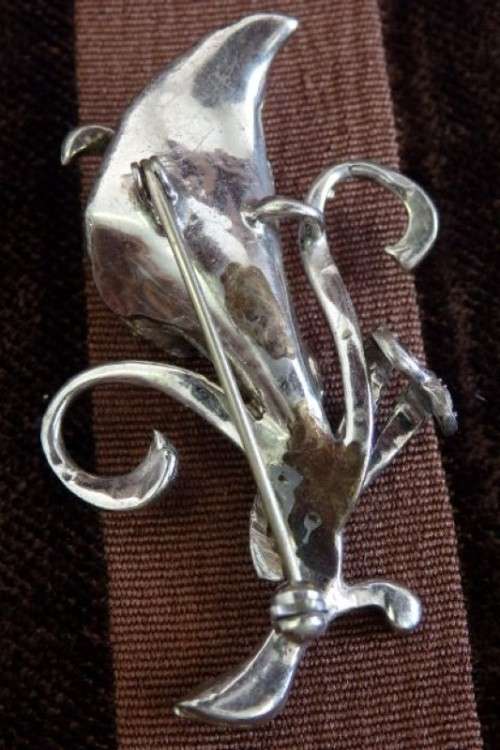 ***Bargain*** A wonderful vintage "Art Nouveau" ladies brooch with an array of Marcasite stones