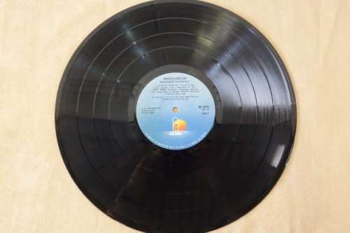 A lovely Marianne Faithful "Broken English" (1979) vinyl LP in excellent condition