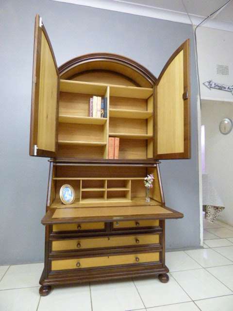 An exquisite large solid yellow wood & Imbuia Abbatant (Secretaire) cabinet, stylish & classy!!!