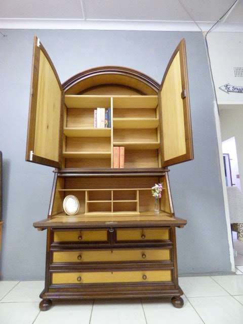 An exquisite large solid yellow wood & Imbuia Abbatant (Secretaire) cabinet, stylish & classy!!!