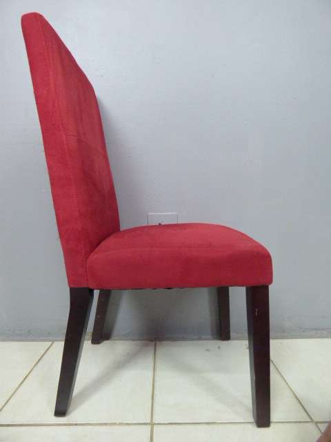 4x stunning upholstered, modern high back dining room chairs in great condition. bid/chair     RS17