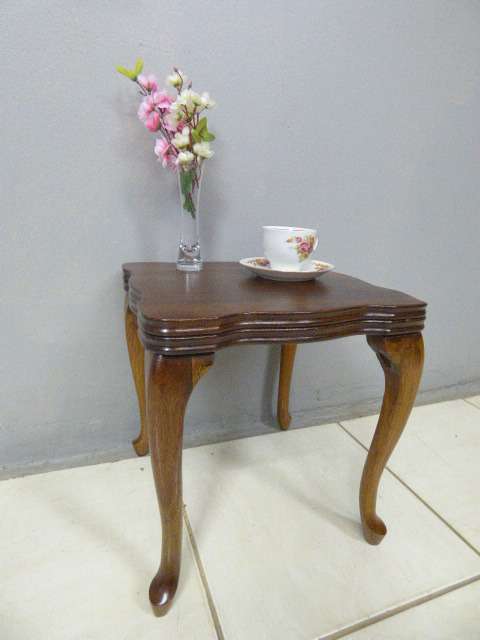 A fantastic and well made Queen Anne coffee /side / occasional table. Gorgeous in all rooms!!