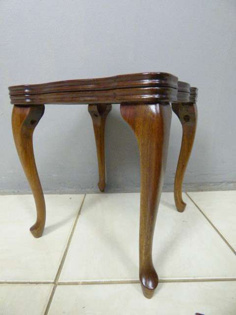 A fantastic and well made Queen Anne coffee /side / occasional table. Gorgeous in all rooms!!