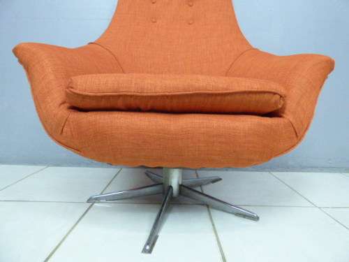 Two fabulous newly upholstered funky vintage retro "egg" chairs in excellent condition - a rare find