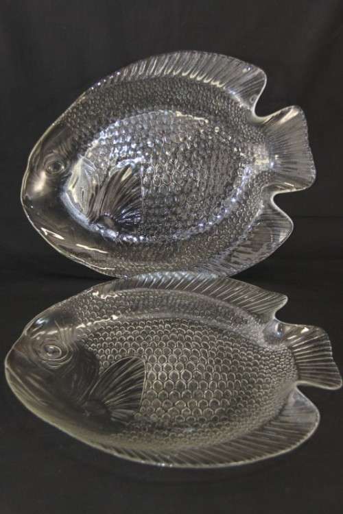 Two stunning large fish shaped glass serving platters in excellent condition - RS17Sale