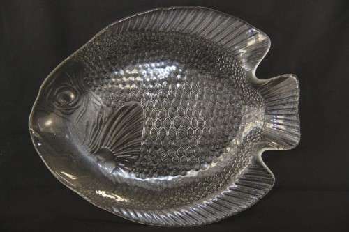 Two stunning large fish shaped glass serving platters in excellent condition - RS17Sale