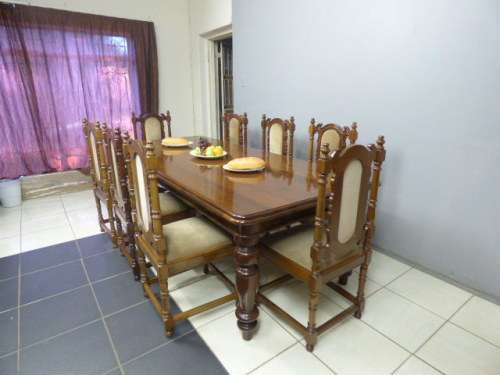 BARGAIN! Absolutely spectacular 8-seater King wood diningroom suite w/ luxurious upholstered chairs!