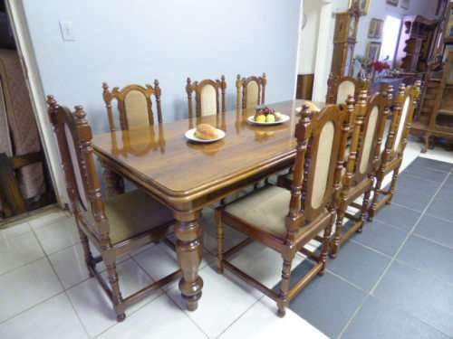 BARGAIN! Absolutely spectacular 8-seater King wood diningroom suite w/ luxurious upholstered chairs!