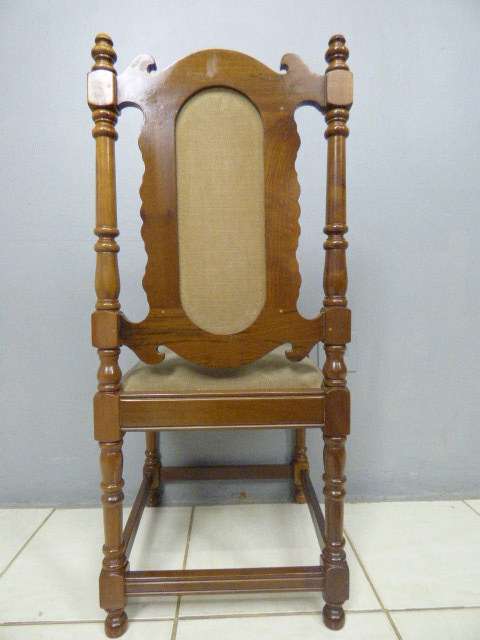 BARGAIN! Absolutely spectacular 8-seater King wood diningroom suite w/ luxurious upholstered chairs!