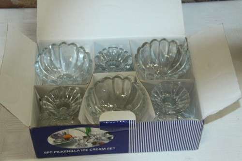 Awesome boxed set of six stemmed glass ice-dream dessert bowls in superb condition RS17