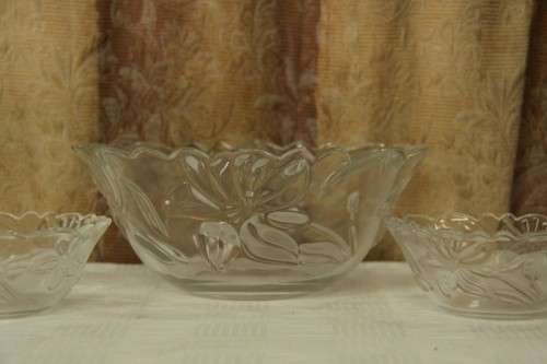 Fabulous 7-piece boxed bowl set incl. 6x dessert bowls and a serving bowl in superb condition RS17