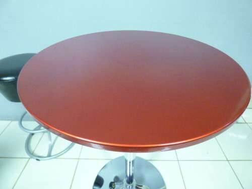 A fabulous modern "Red Apple" aluminium cocktail table with 4 bar stools. Awesome in bar areas/patio