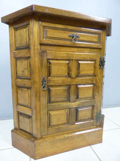 An exquisite vintage solid oak corner display cabinet with a large cupboard. Stunning in any home!!