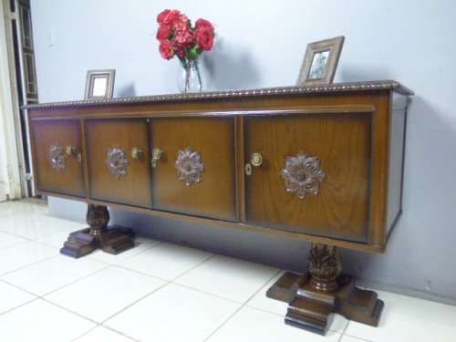 Stunning vintage Oak 4 door buffet server with two cutlery drawers & large cupboards! RS17Sale