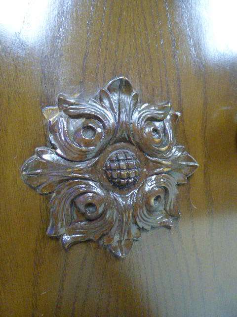 Stunning vintage Oak 4 door buffet server with two cutlery drawers & large cupboards! RS17Sale