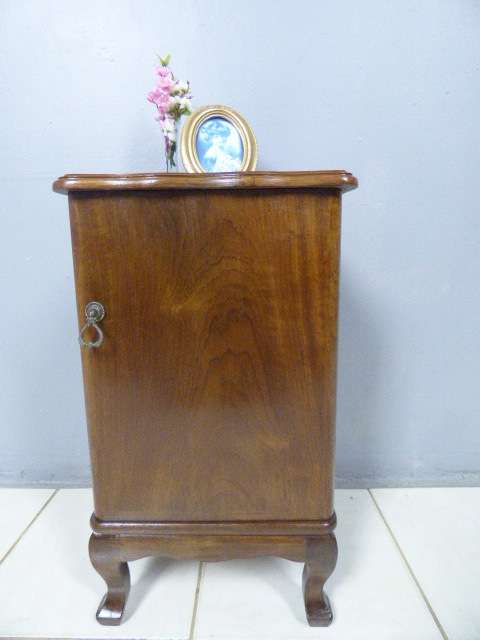 A beautiful, stylish vintage Imbuia pedestal w a large shelved cupboard. Lovely in all rooms!!