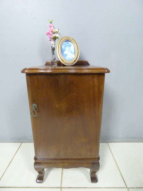 A beautiful, stylish vintage Imbuia pedestal w a large shelved cupboard. Lovely in all rooms!!