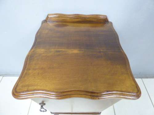 A beautiful, stylish vintage Imbuia pedestal w a large shelved cupboard. Lovely in all rooms!!