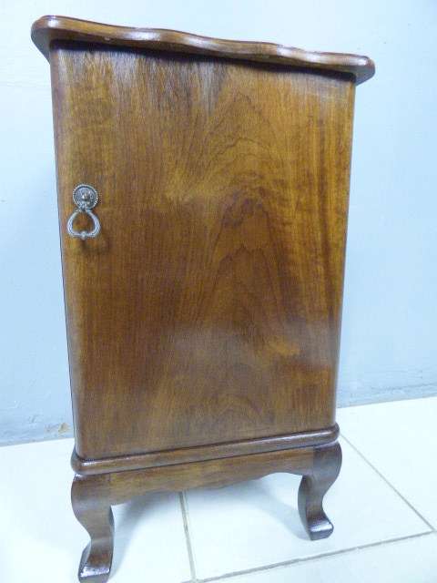 A beautiful, stylish vintage Imbuia pedestal w a large shelved cupboard. Lovely in all rooms!!