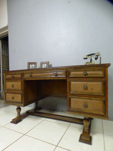 A stunning vintage 7-drawer solid teak w leather inlays office/ executives desk in awesome condition