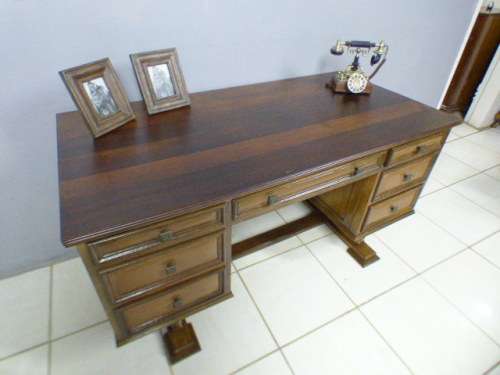 A stunning vintage 7-drawer solid teak w leather inlays office/ executives desk in awesome condition